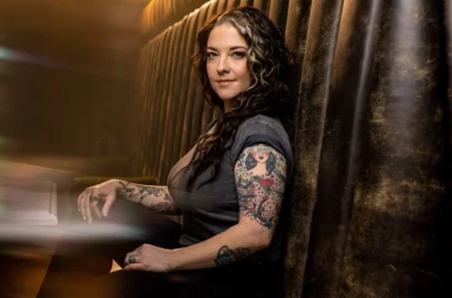 Ashley McBryde Biography