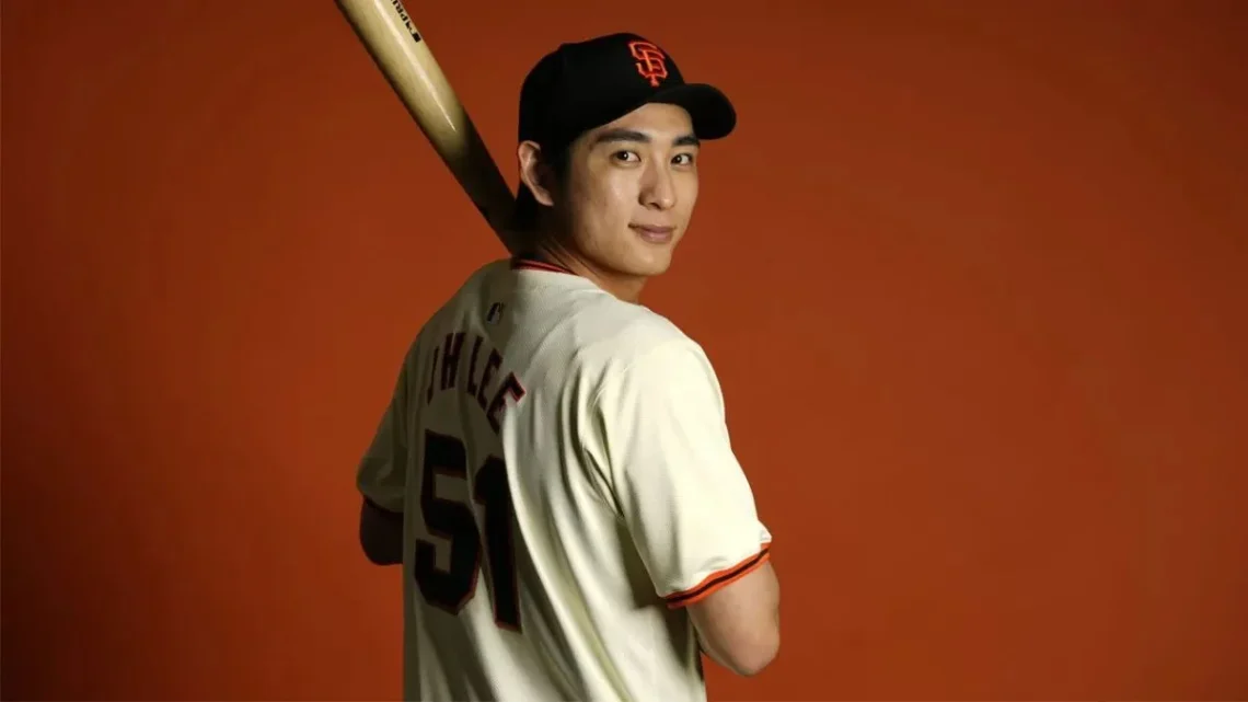 Jung Hoo Lee Biography