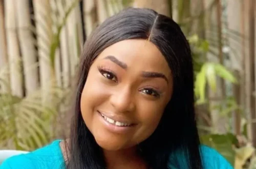 Lizzy Gold Biography