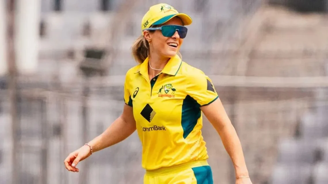 Sophie Molineux Biography
